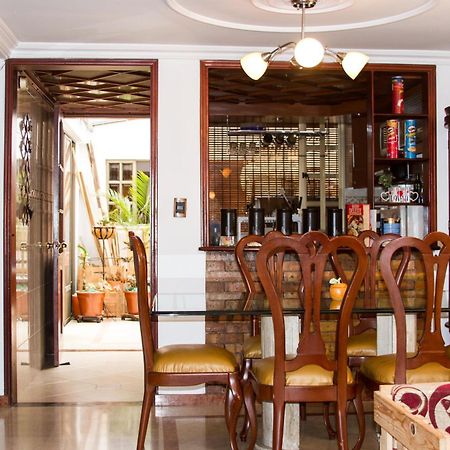 D'Lujo Bed & Breakfast โบโกตา ภายนอก รูปภาพ
